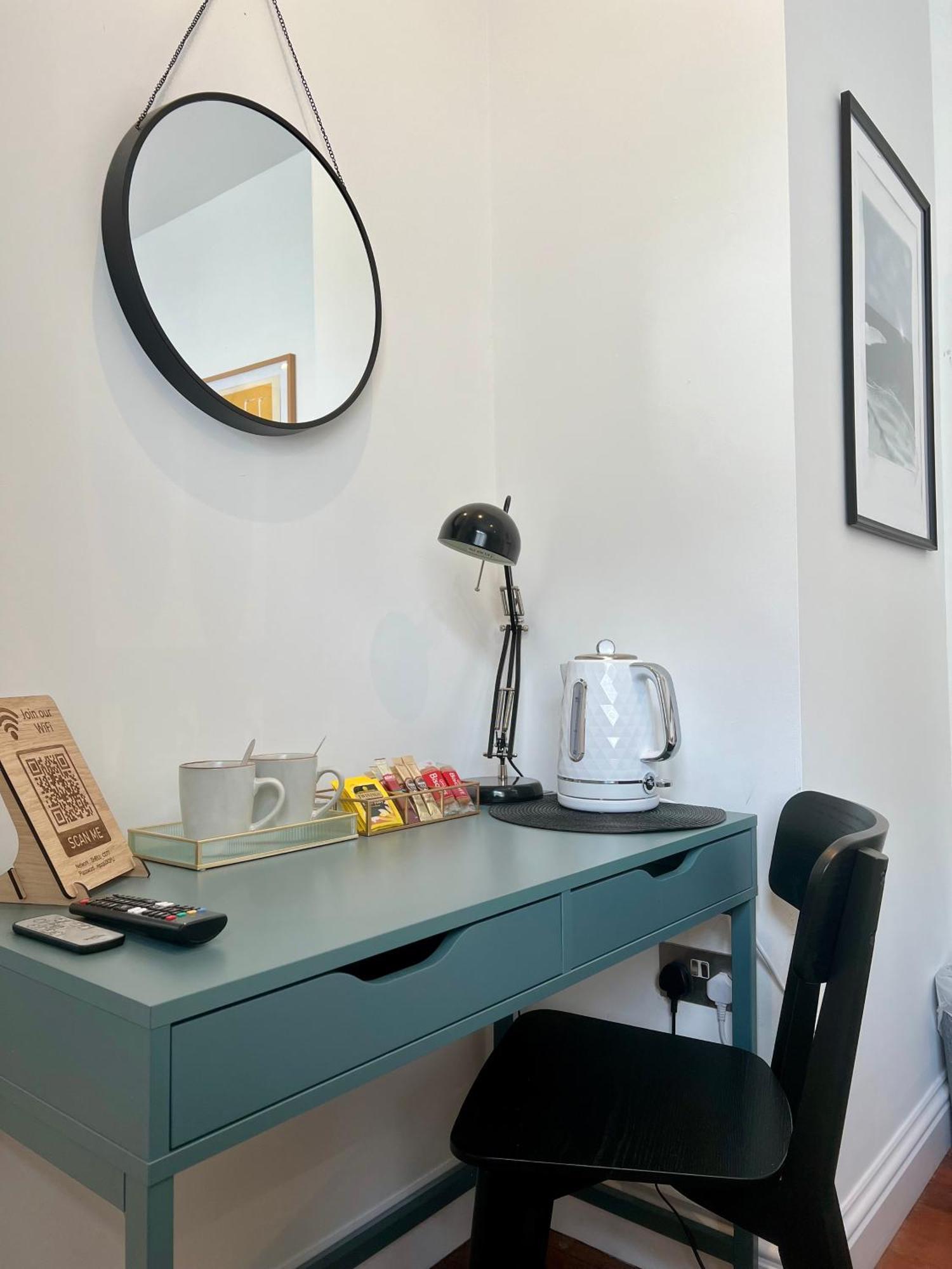 Private Double Room With Ensuite, No Breakfast, Truro City Centre Exteriör bild