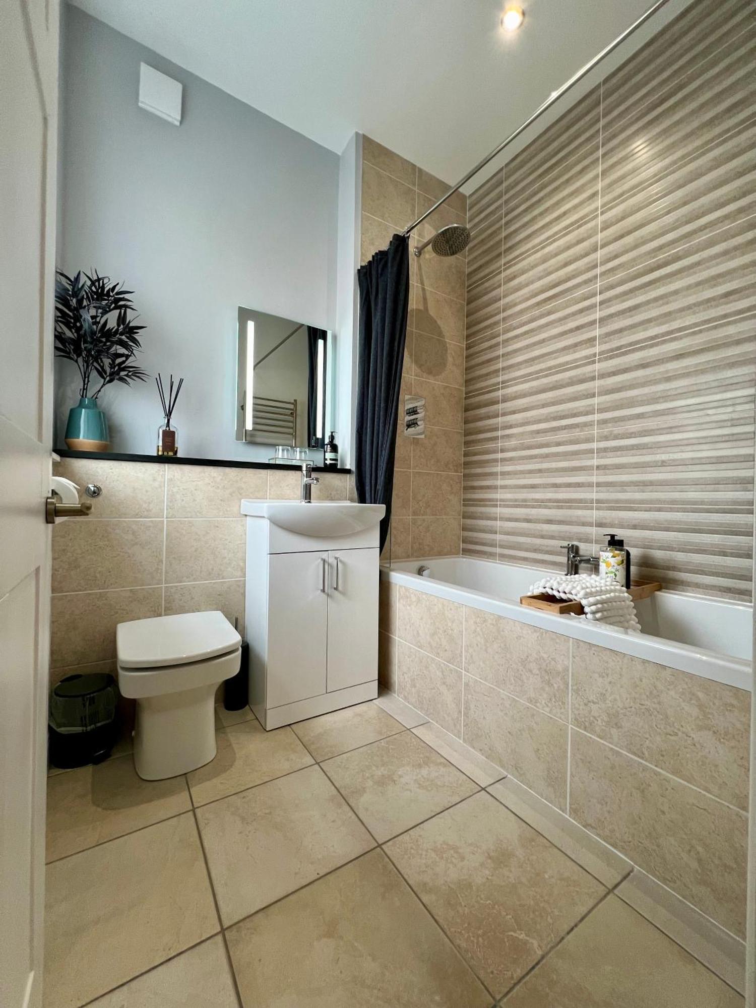 Private Double Room With Ensuite, No Breakfast, Truro City Centre Exteriör bild