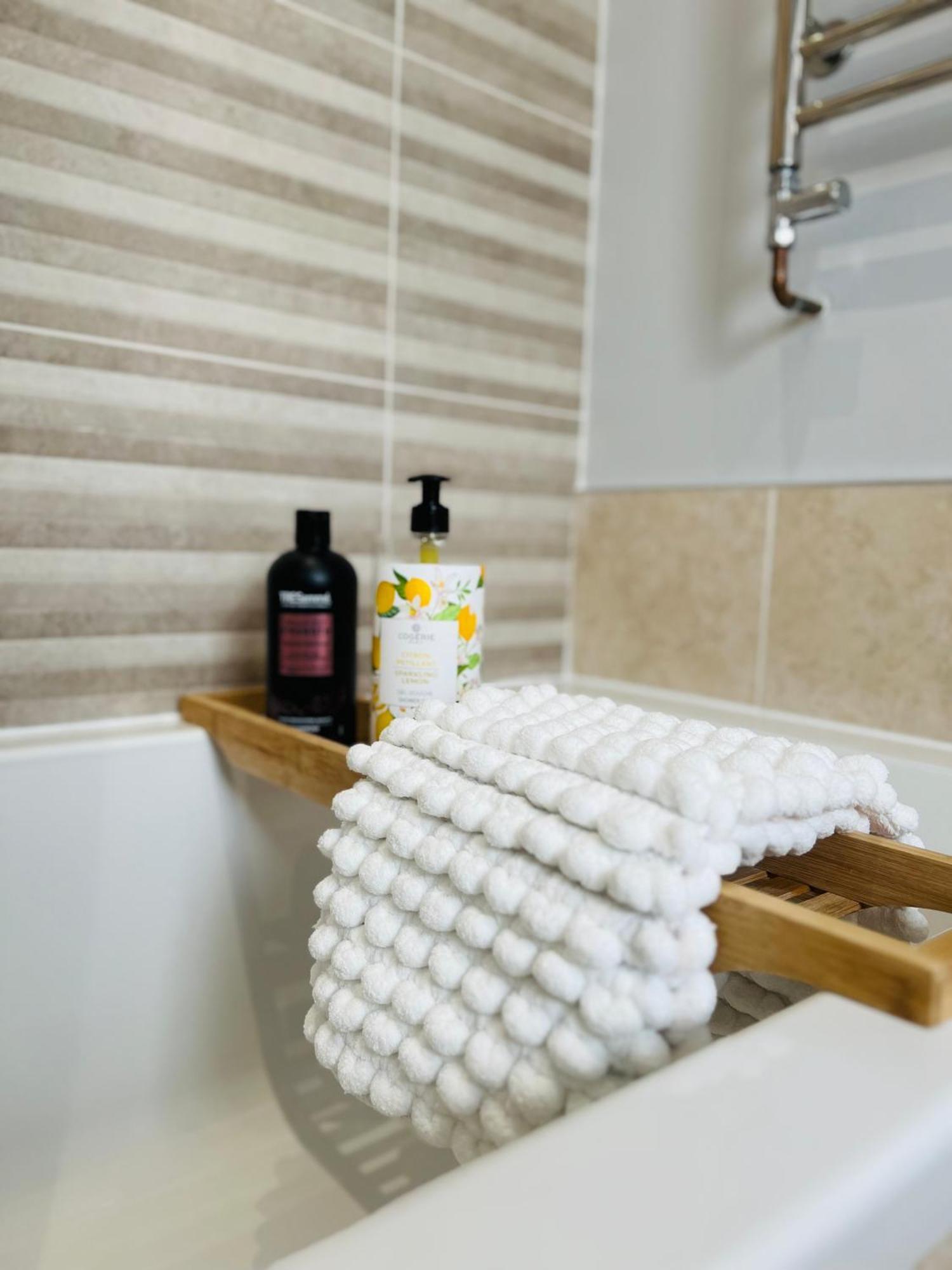 Private Double Room With Ensuite, No Breakfast, Truro City Centre Exteriör bild